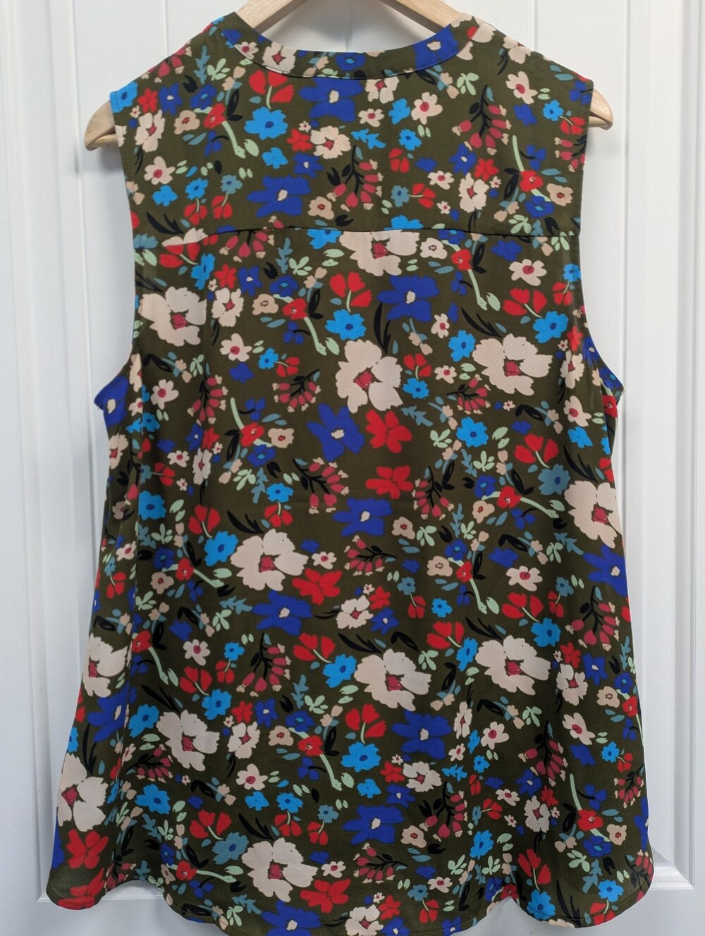 CAbi Wildflower Sleeveless Top - Picture 5 of 6